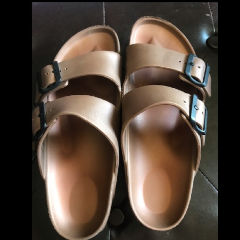 Brown Birkenstock’s size 8.5